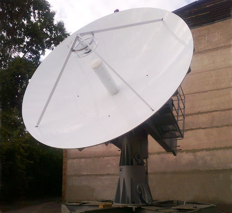 Antenna Post L- and S-bands