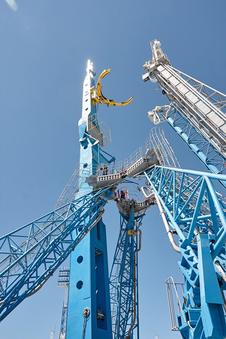 Top Cable Mast