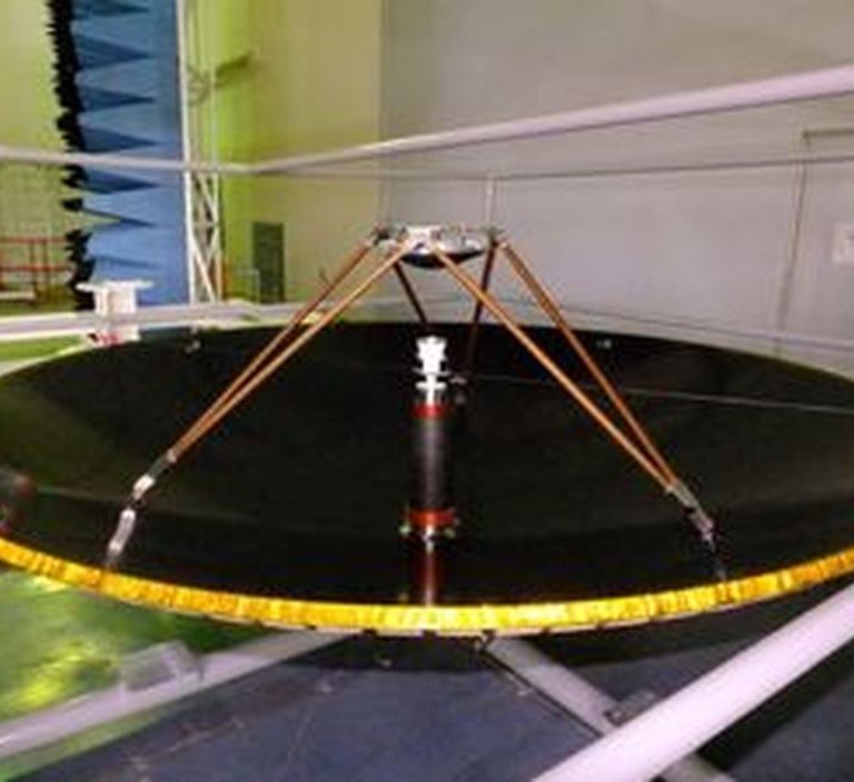 Double-mirror Ka-band Parabolic Antenna