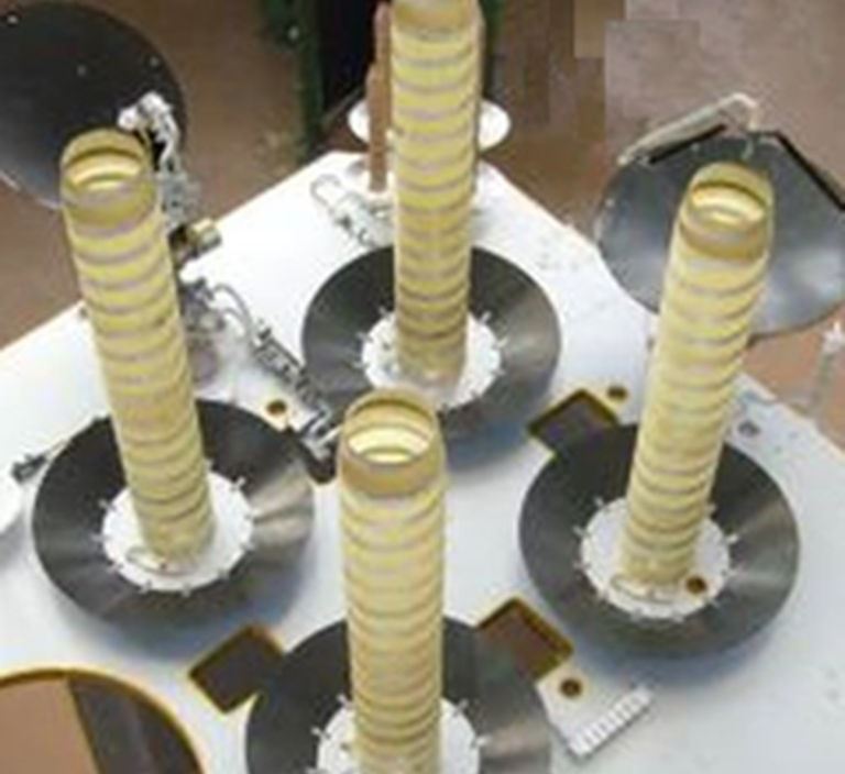 P-band Global-beam Antenna