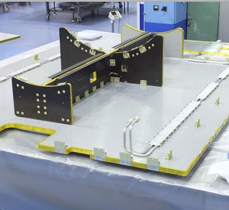 Temperature-controlled Honeycomb Panel